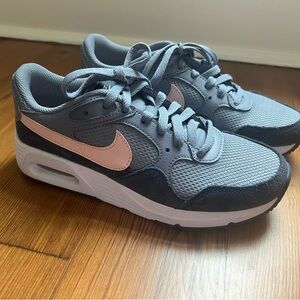 Nike Women’s Air Max size 8.5 EEUC